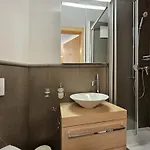 Evelyne 公寓 萨斯费